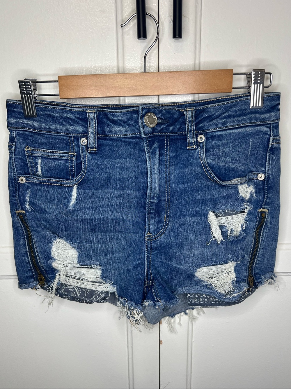 American Eagle Super Hi-Rise Shortie Denim Zipper Shorts | Size 8